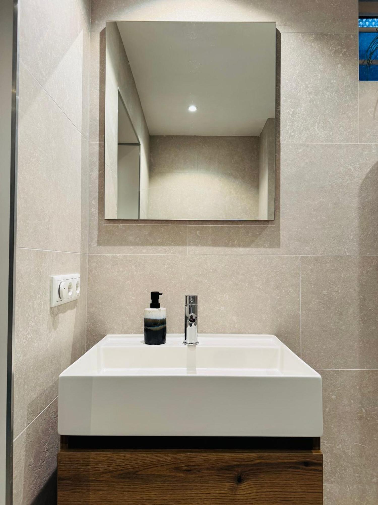 Hello Noordwijk - Souterrain Hoogwakersbosstraat 6 Apartment Екстериор снимка